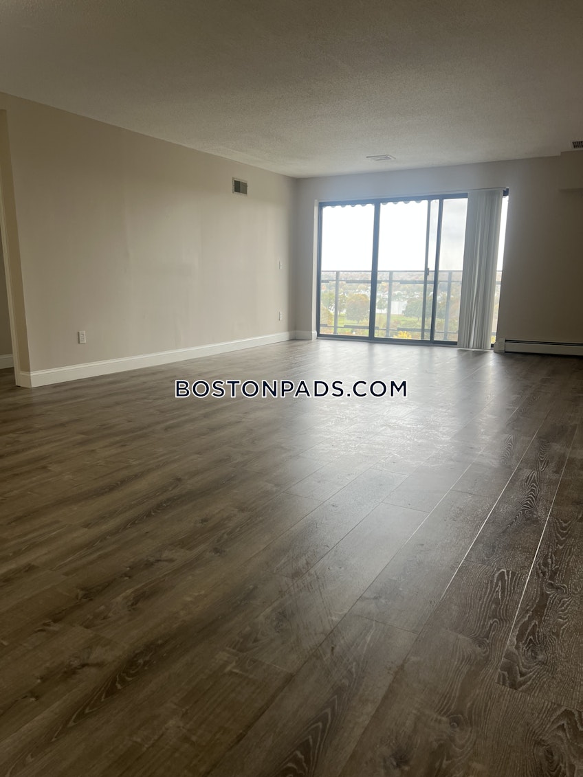 Fall River - $2,500+ /month