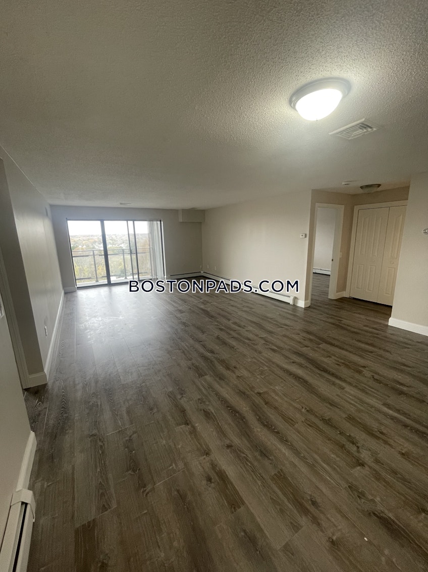 Fall River - $2,500+ /month