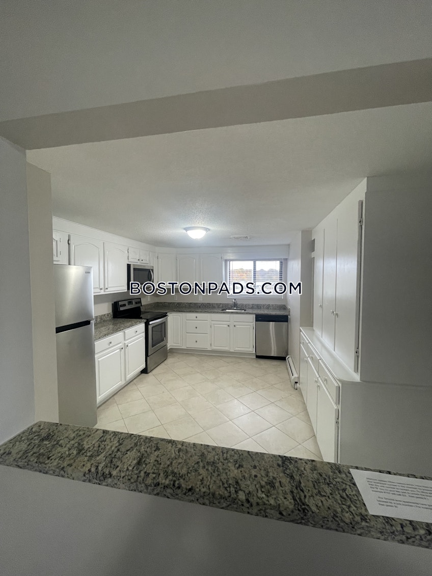 Fall River - $2,500+ /month