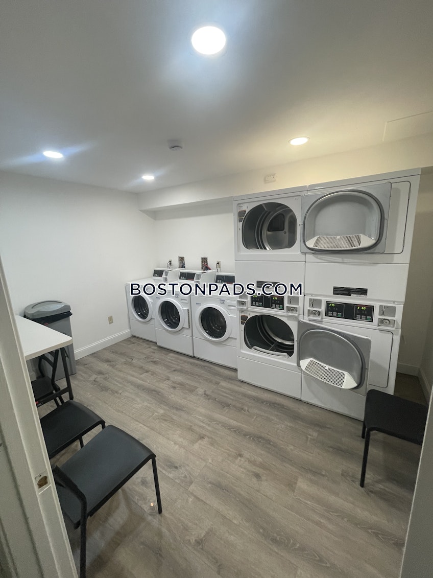 Fall River - $2,500+ /month