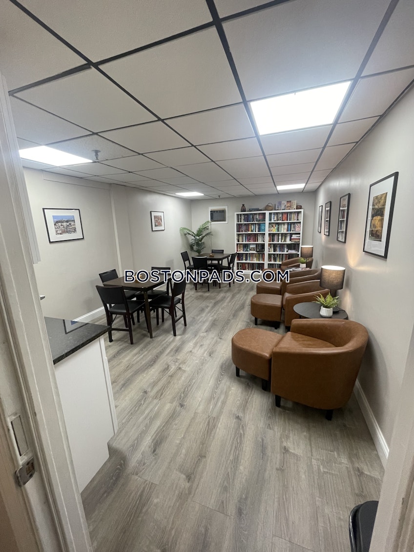 Fall River - $2,500+ /month