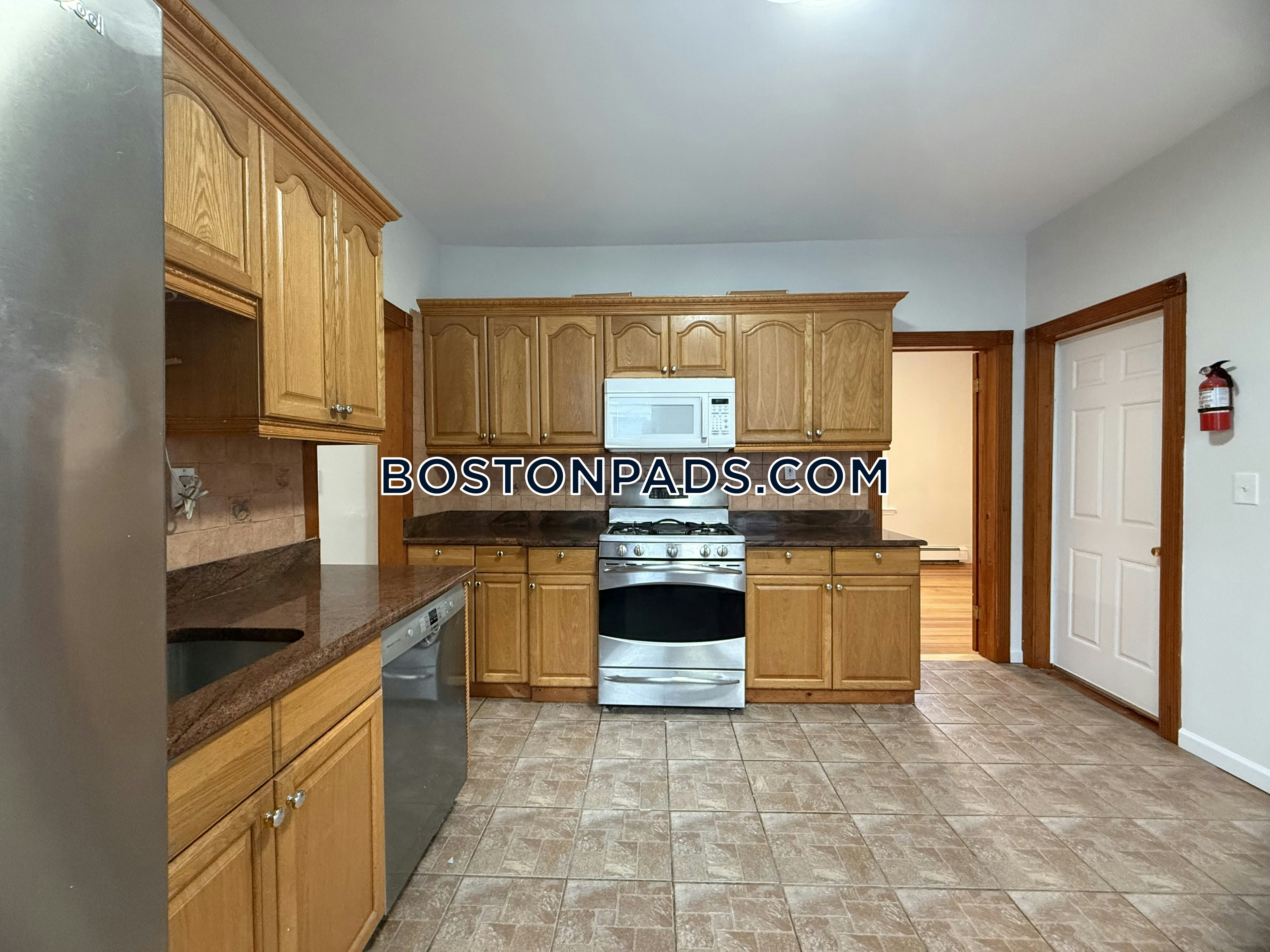 North Brighton - Brighton, Boston, MA - 3 Beds, 1.5 Baths - $2,850 - ID#8008357