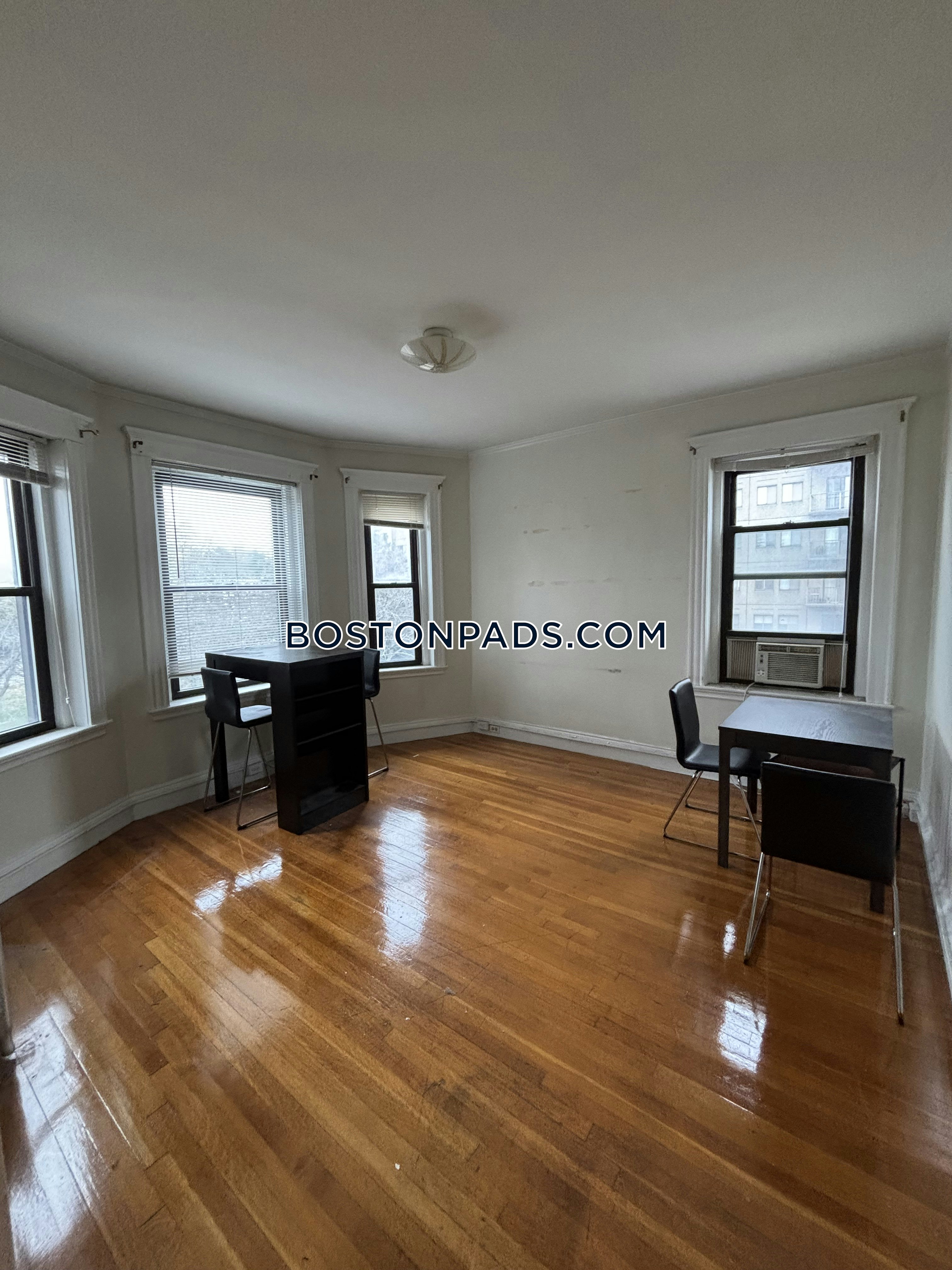 Malden - 1 Beds, 1 Baths