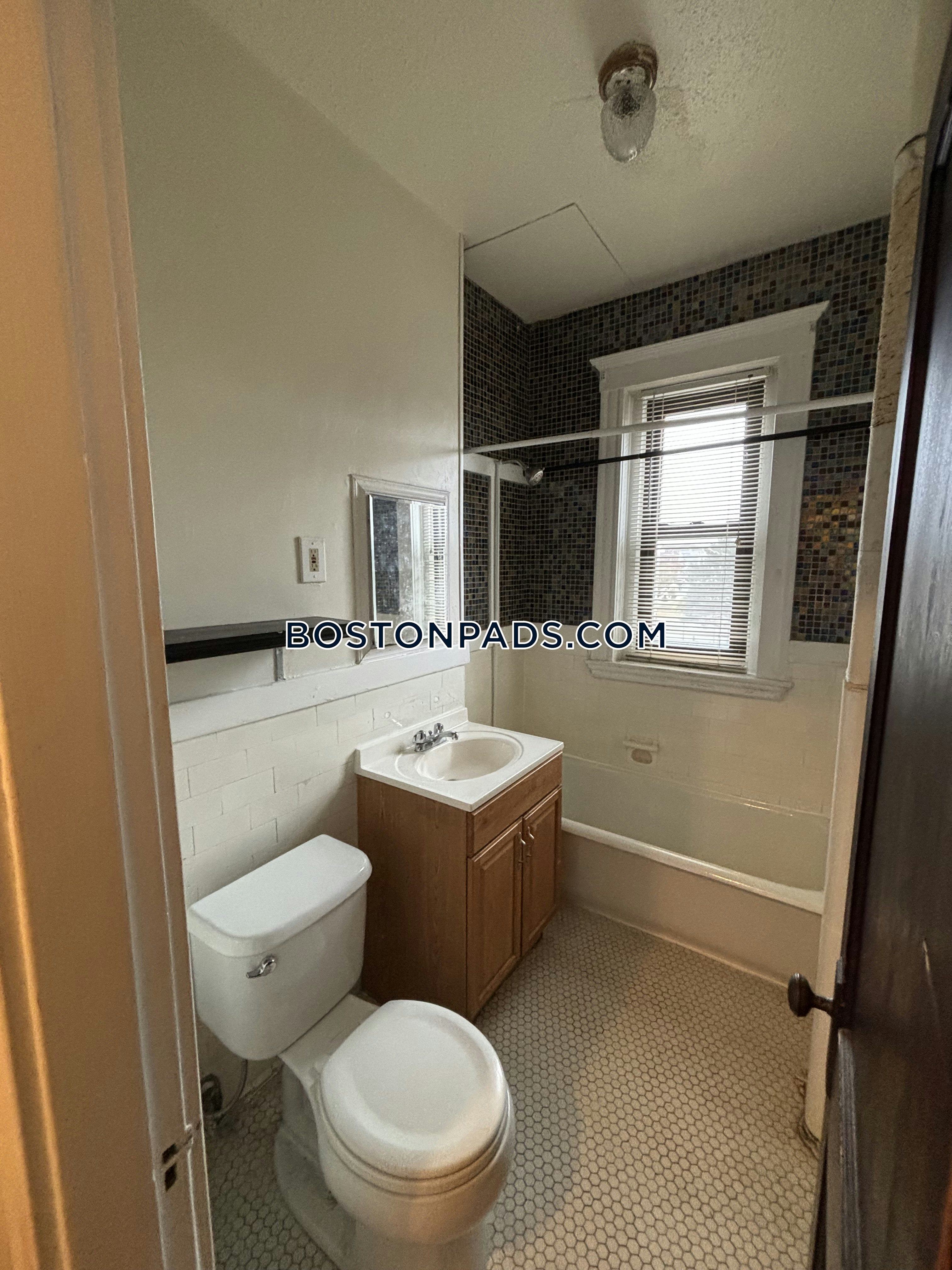Malden - 1 Beds, 1 Baths