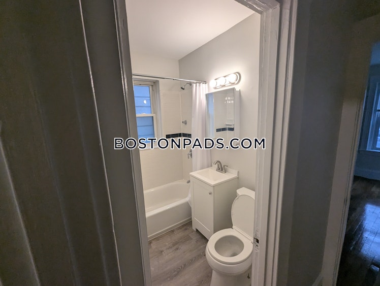 Commonwealth Ave., Boston