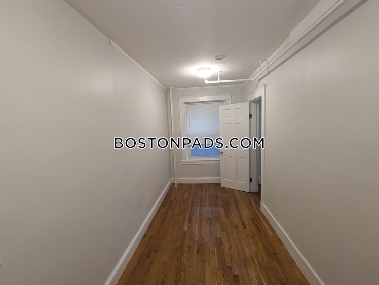 Commonwealth Ave., Boston