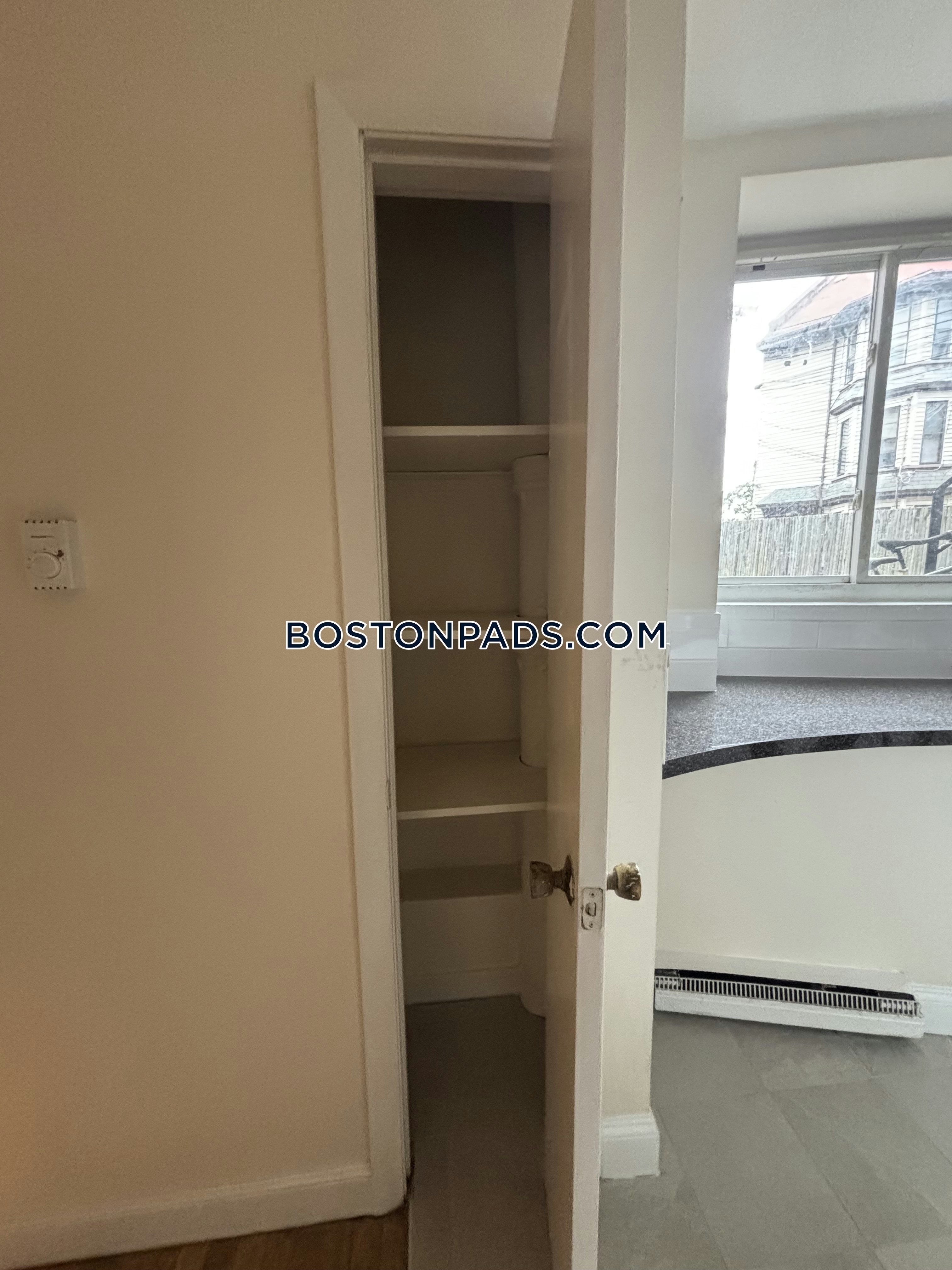 Boston - 0 Beds, 1 Baths
