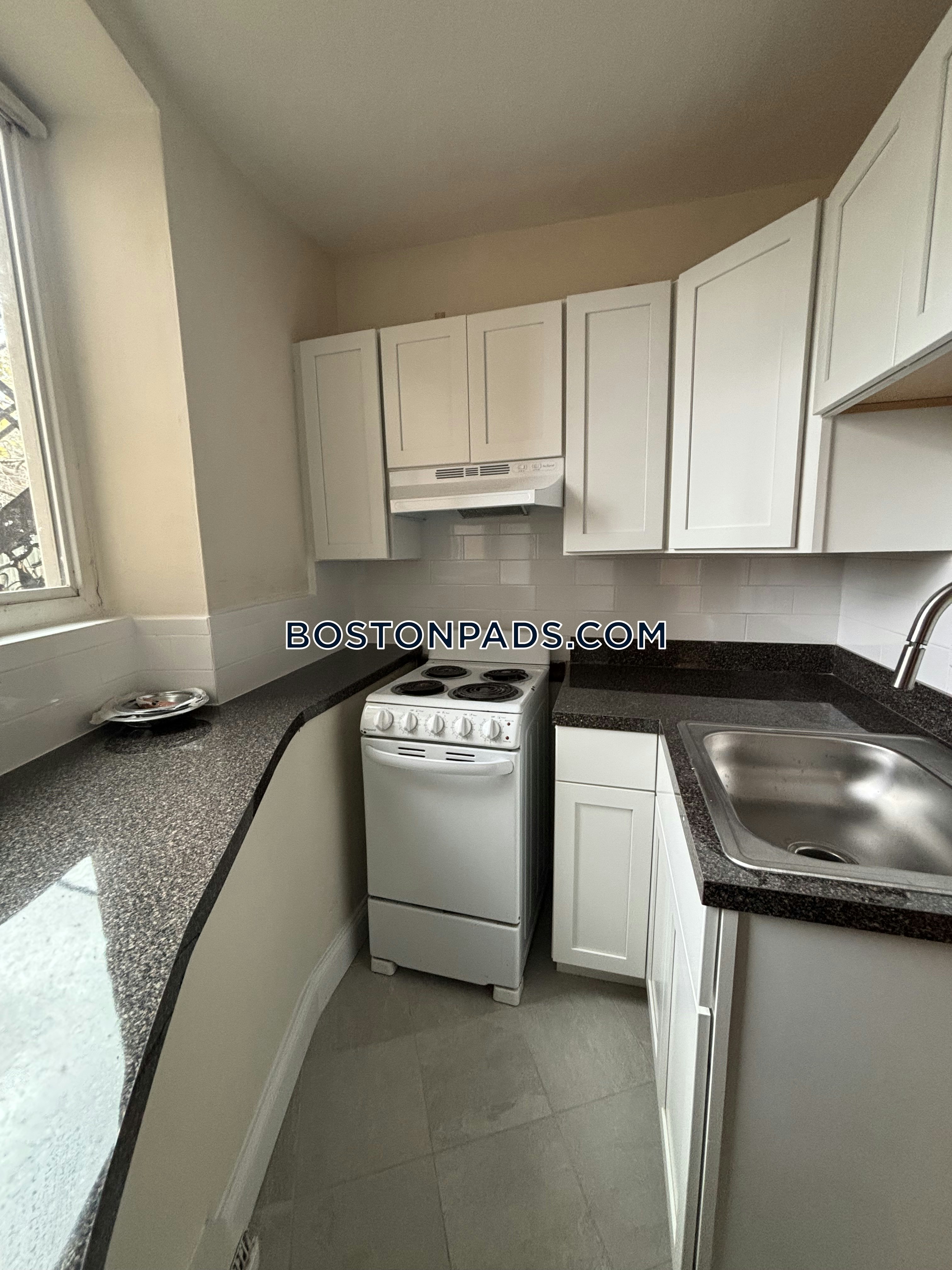Boston - 0 Beds, 1 Baths