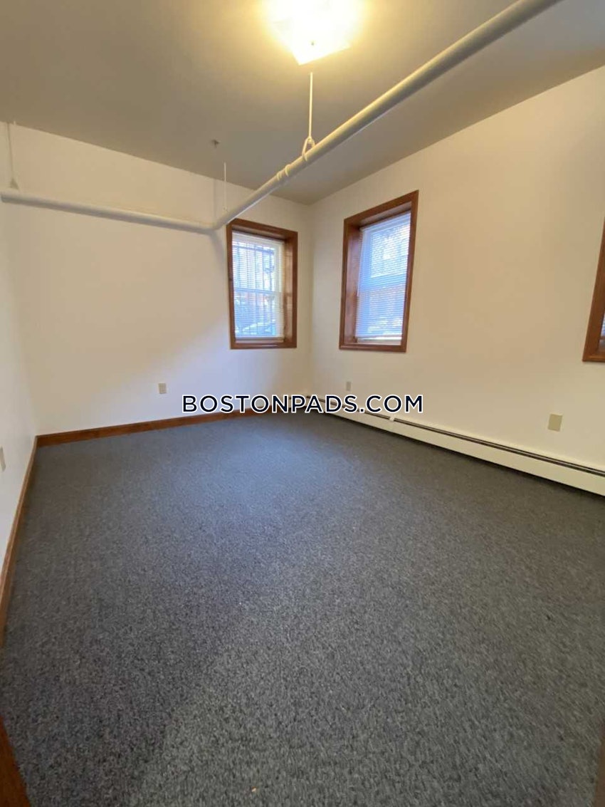 BOSTON - NORTHEASTERN/SYMPHONY - 3 Beds, 1 Bath - Image 12