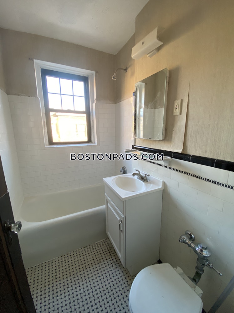 Pleasant St., Malden