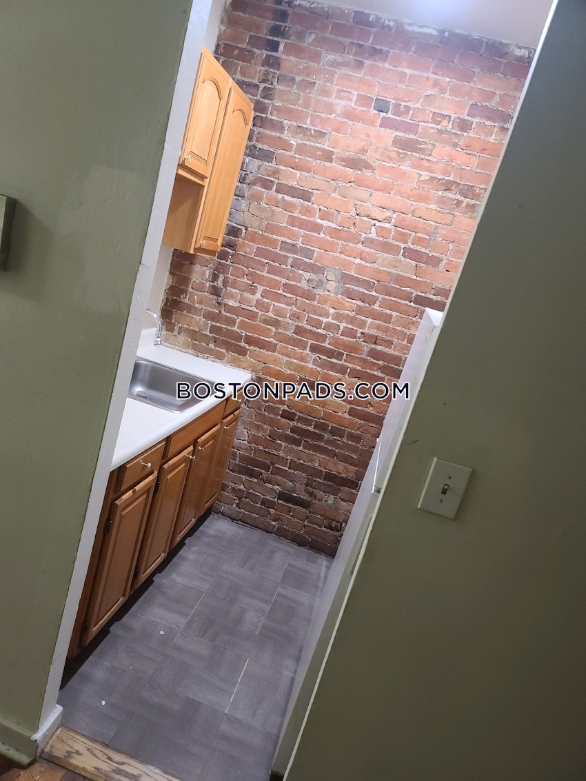 BOSTON - MISSION HILL - 2 Beds, 1 Bath - Image 10