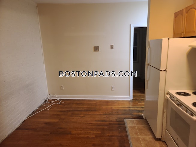 Boston - $2,995+ /mo