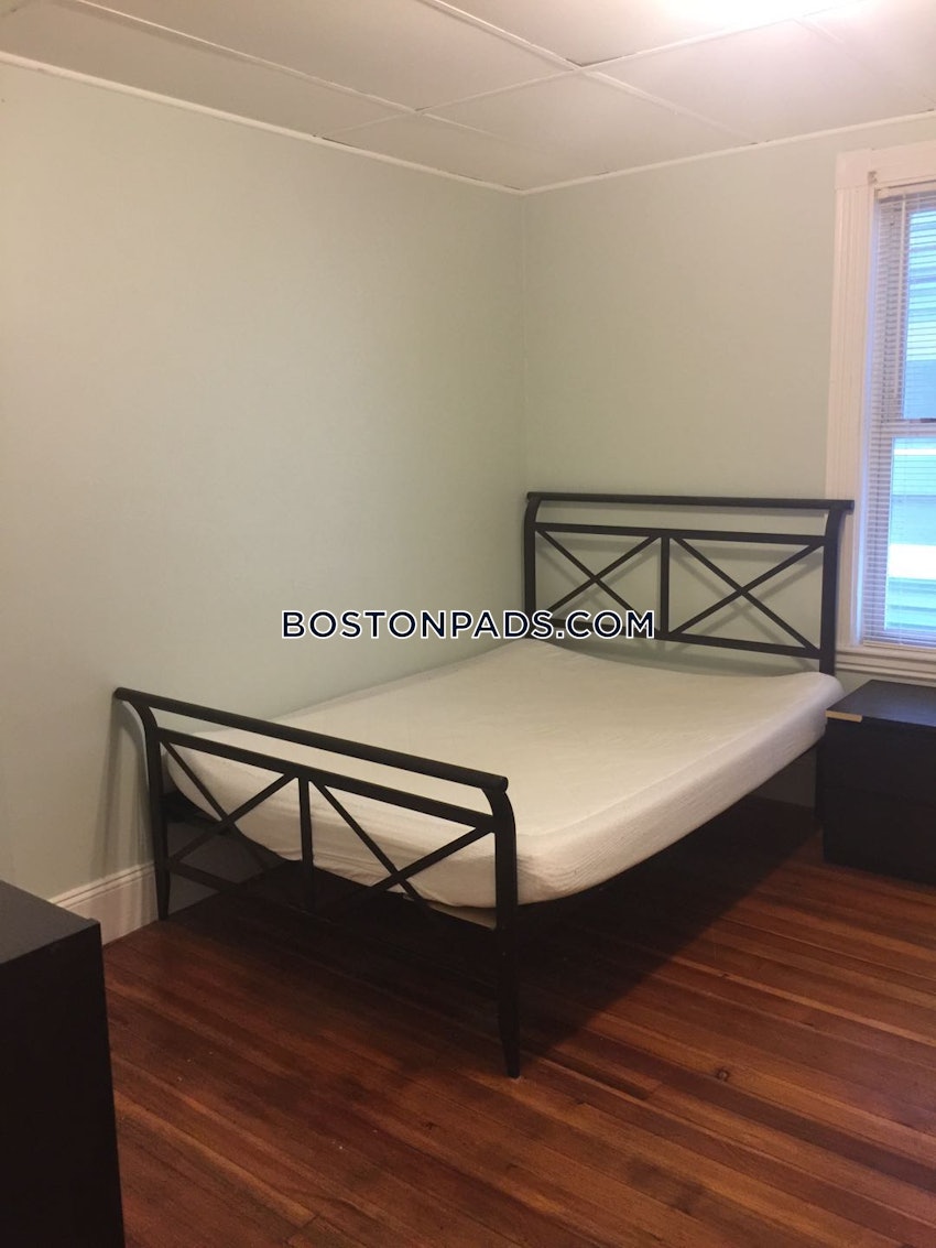 BOSTON - DORCHESTER/SOUTH BOSTON BORDER - 5 Beds, 1.5 Baths - Image 4