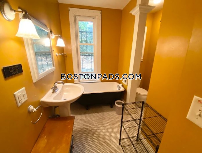 BOSTON - MISSION HILL - 2 Beds, 1 Bath - Image 38