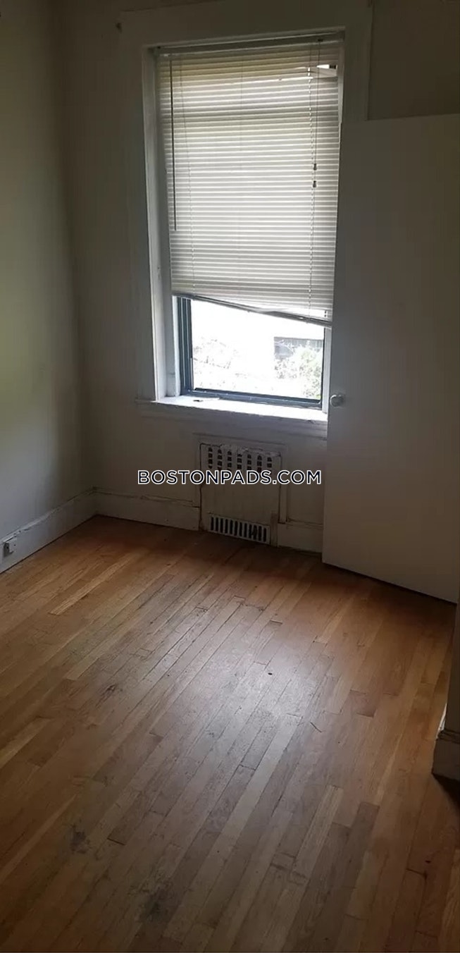 Boston - $3,900+ /mo
