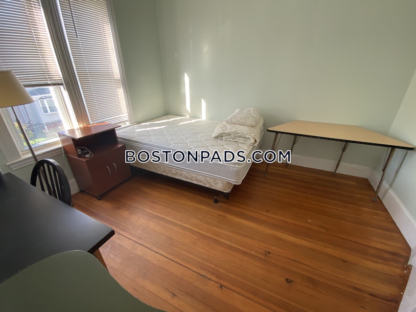 BOSTON - DORCHESTER/SOUTH BOSTON BORDER - 5 Beds, 1.5 Baths - Image 14