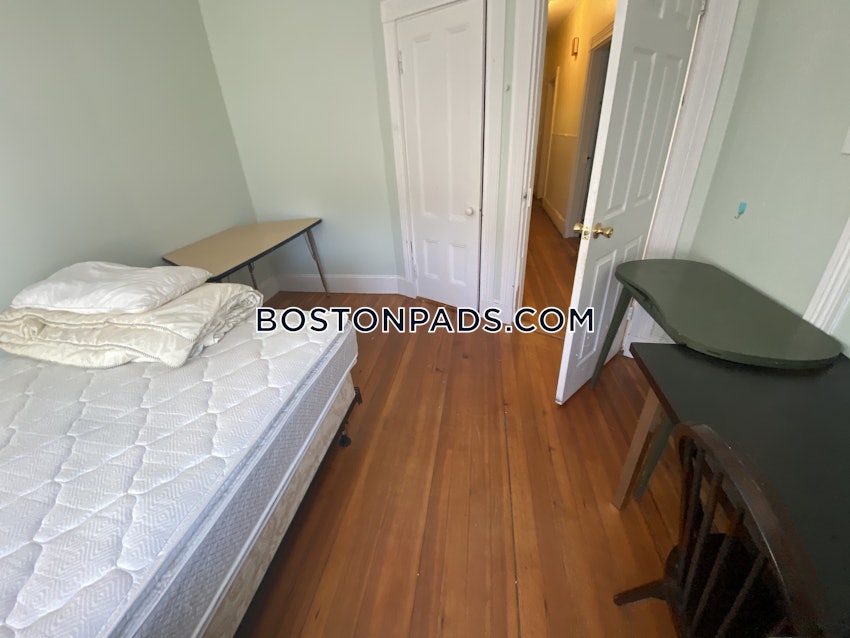 BOSTON - DORCHESTER/SOUTH BOSTON BORDER - 5 Beds, 1.5 Baths - Image 38