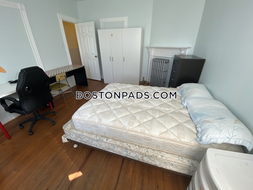 BOSTON - DORCHESTER/SOUTH BOSTON BORDER - 5 Beds, 1.5 Baths - Image 37