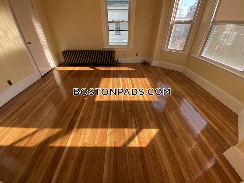 SOMERVILLE - WINTER HILL - 5 Beds, 1.5 Baths - Image 9