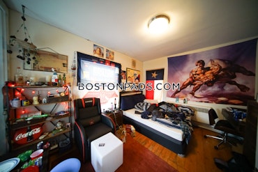 Boston - 9 Beds, 3 Baths