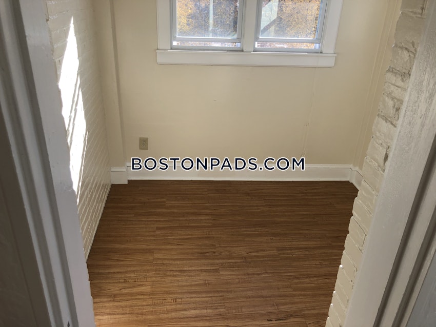 BROOKLINE- COOLIDGE CORNER - 1 Bed, 1 Bath - Image 15