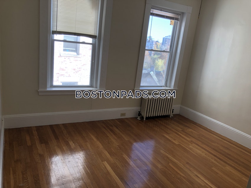 BROOKLINE- COOLIDGE CORNER - 1 Bed, 1 Bath - Image 10