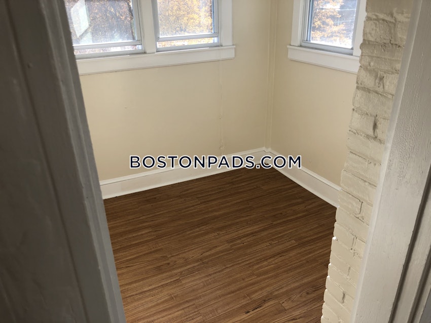 BROOKLINE- COOLIDGE CORNER - 1 Bed, 1 Bath - Image 22