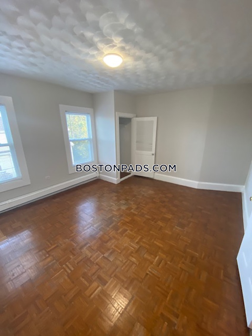 BOSTON - ROXBURY - 4 Beds, 1 Bath - Image 12