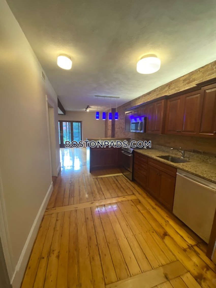 CHELSEA - 2 Beds, 1 Bath - Image 26