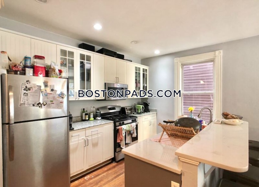 BOSTON - MISSION HILL - 6 Beds, 2 Baths - Image 4