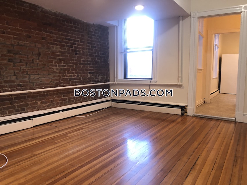 BOSTON - BRIGHTON - CLEVELAND CIRCLE - 2 Beds, 1 Bath - Image 8