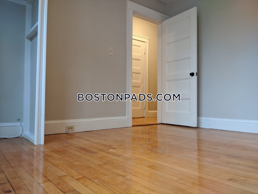 CAMBRIDGE - PORTER SQUARE - 3 Beds, 1 Bath - Image 13