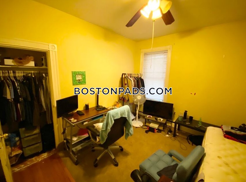 BOSTON - MISSION HILL - 4 Beds, 2 Baths - Image 9