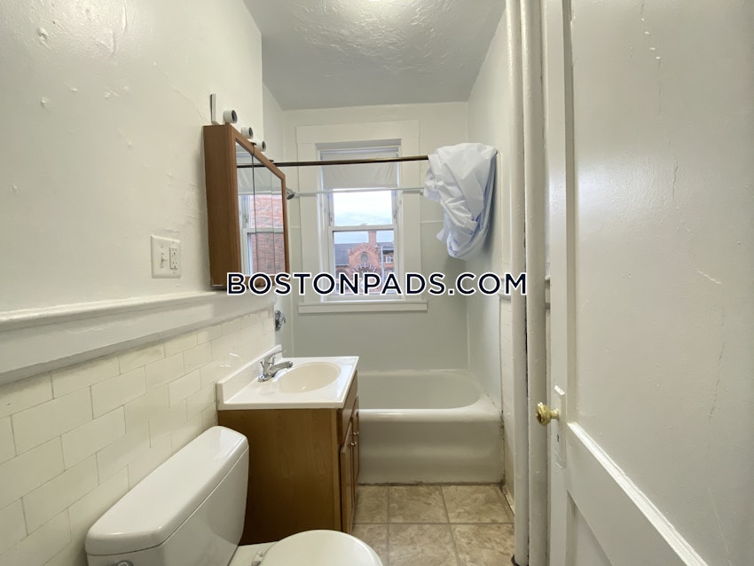 BOSTON - FENWAY/KENMORE - 1 Bed, 1 Bath - Image 12