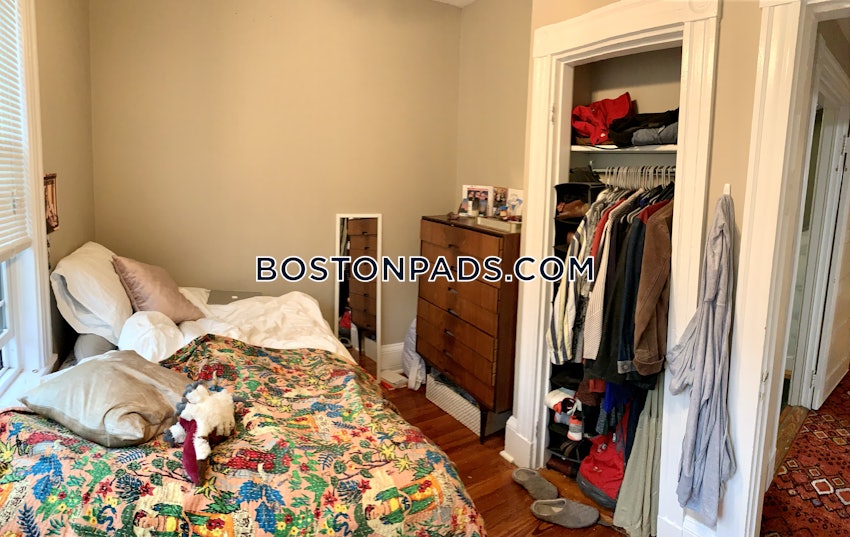 BOSTON - MISSION HILL - 4 Beds, 1 Bath - Image 39