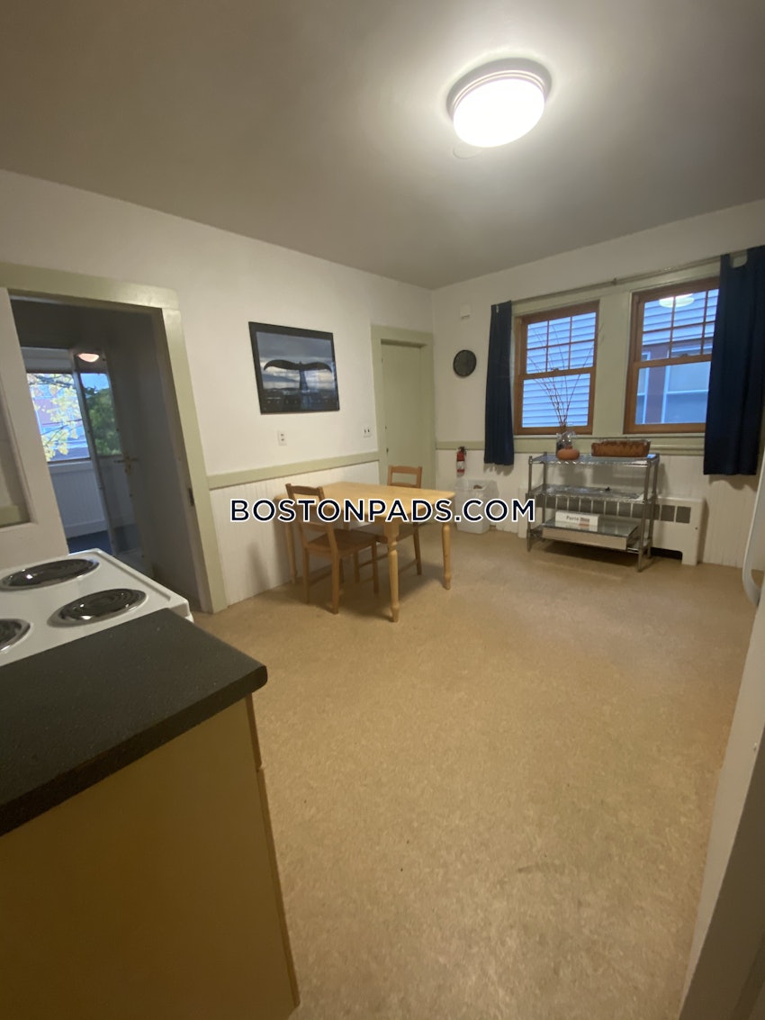 CAMBRIDGE - HARVARD SQUARE - 4 Beds, 1 Bath - Image 13