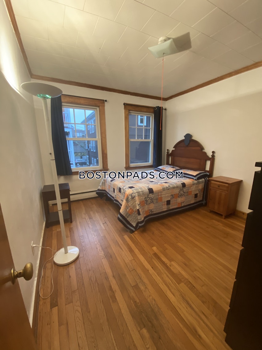 CAMBRIDGE - HARVARD SQUARE - 4 Beds, 1 Bath - Image 12