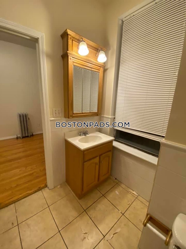Boston - $3,300+ /mo