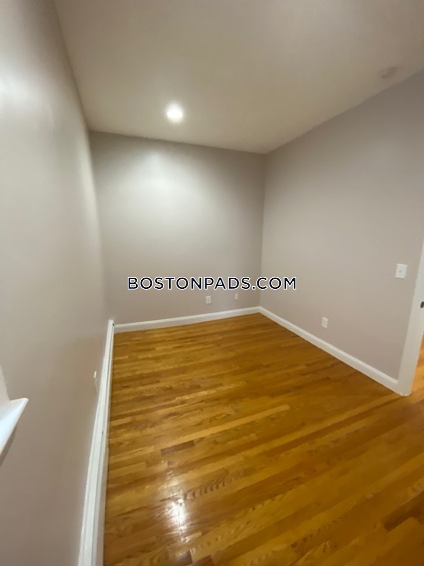 CHELSEA - 2 Beds, 1 Bath - Image 13