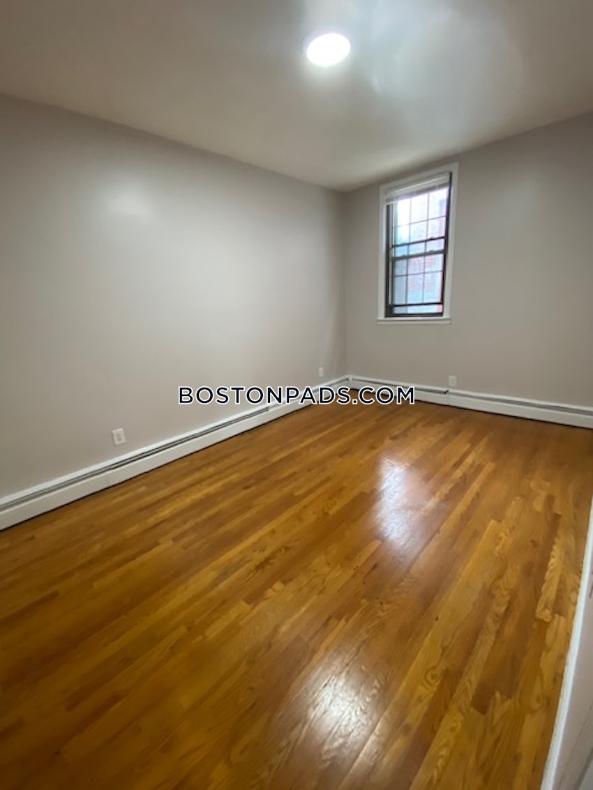 CHELSEA - 2 Beds, 1 Bath - Image 11