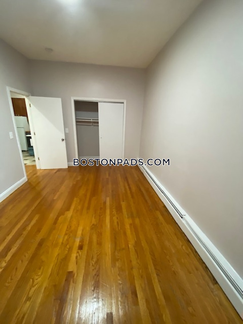 CHELSEA - 2 Beds, 1 Bath - Image 10