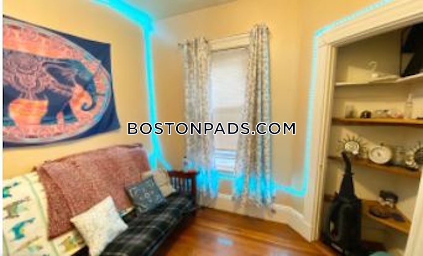 BOSTON - MISSION HILL - 4 Beds, 1 Bath - Image 5