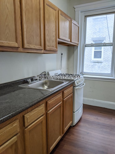 Boston - 1 Beds, 1 Baths