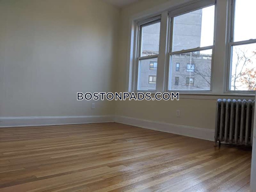 BROOKLINE- WASHINGTON SQUARE - 2 Beds, 1 Bath - Image 7