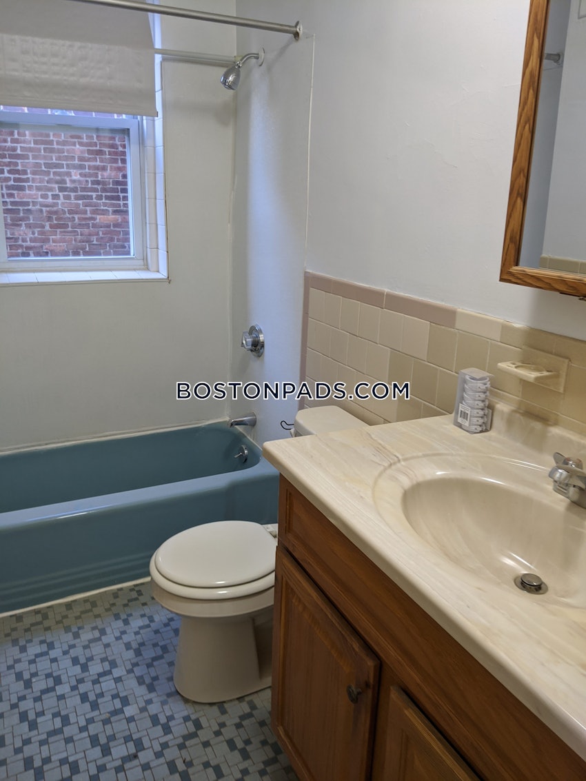 BROOKLINE- WASHINGTON SQUARE - 2 Beds, 1 Bath - Image 44