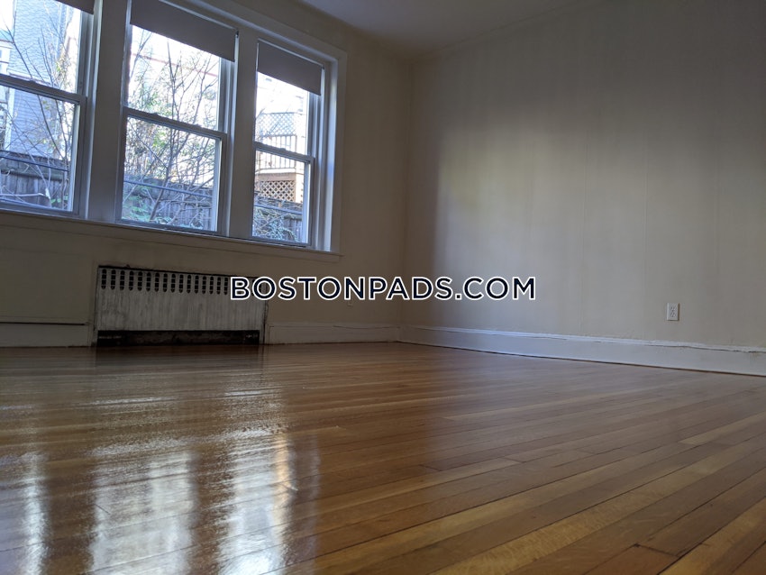 BROOKLINE- WASHINGTON SQUARE - 2 Beds, 1 Bath - Image 7