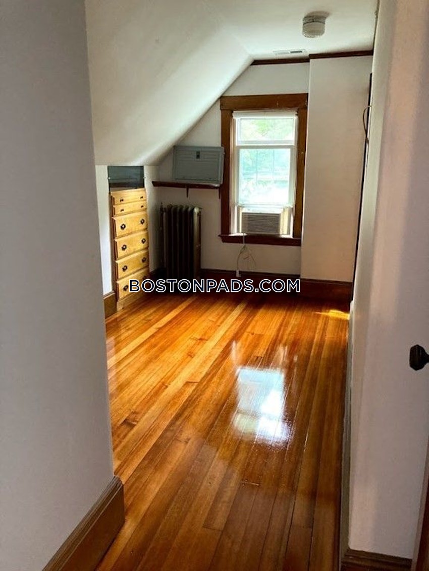 BROOKLINE - BROOKLINE HILLS - 5 Beds, 2 Baths - Image 10