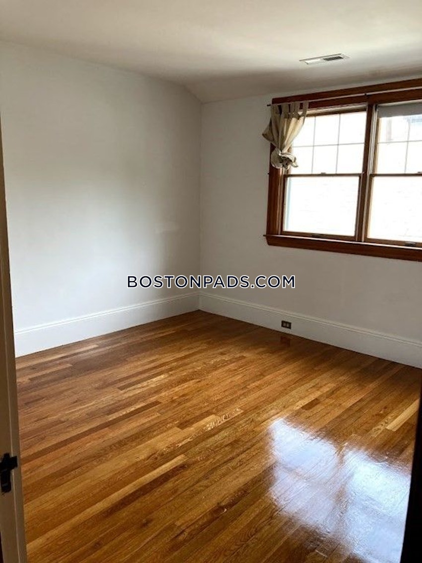 BROOKLINE - BROOKLINE HILLS - 5 Beds, 2 Baths - Image 19