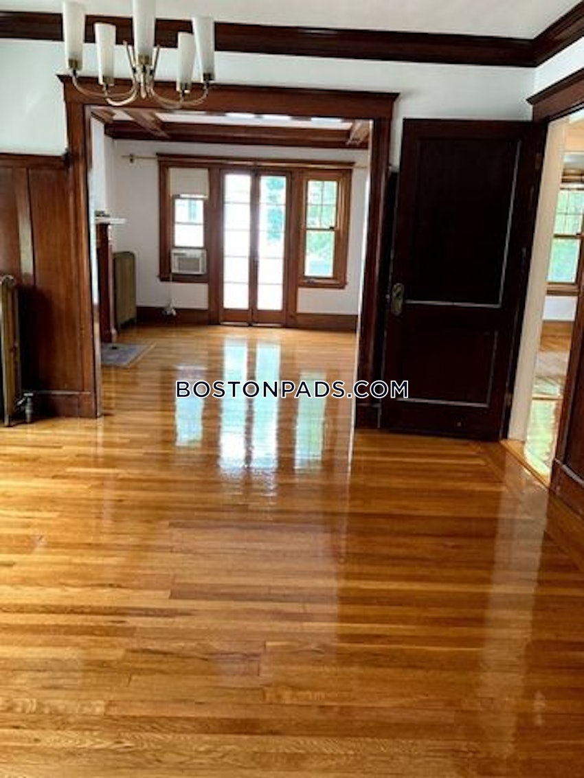 BROOKLINE - BROOKLINE HILLS - 5 Beds, 2 Baths - Image 11