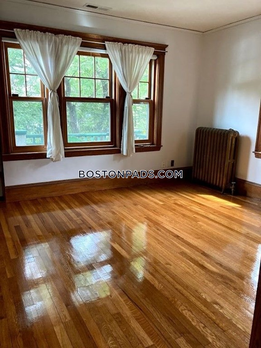 BROOKLINE - BROOKLINE HILLS - 5 Beds, 2 Baths - Image 7